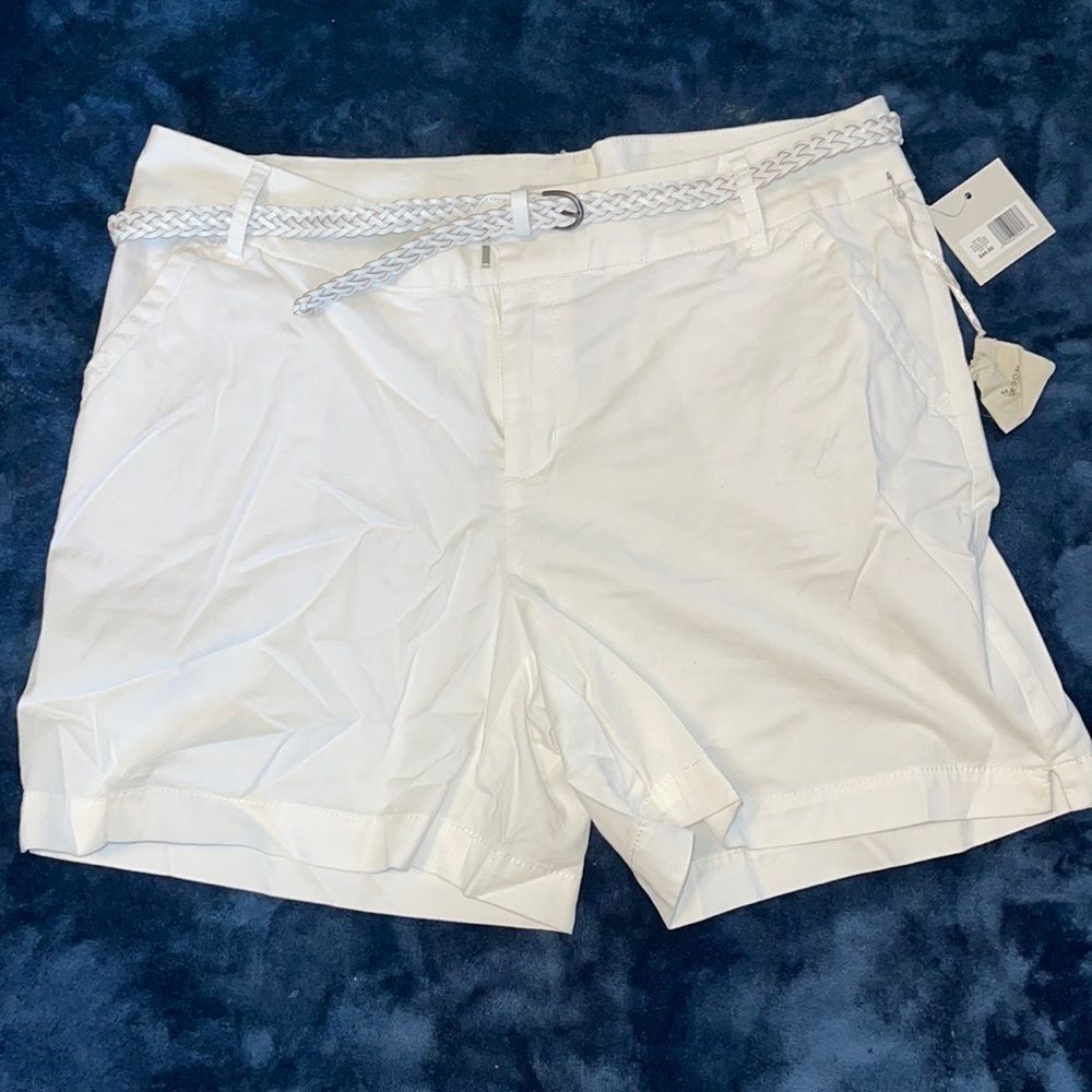 NWT Madison 12 Two to Tango White Belted Classic Midrise Chino Shorts
